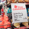 Rầm rộ làn sóng "người Canada mua hàng Canada" giữa căng thẳng thuế quan với Mỹ