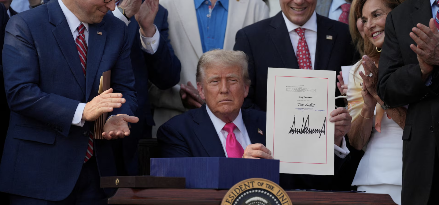 Dấu ấn kinh tế thế giới tuần 30/6-6/7: Tổng thống Trump ký đạo luật giảm thuế, thương chiến trước bước ngoặt