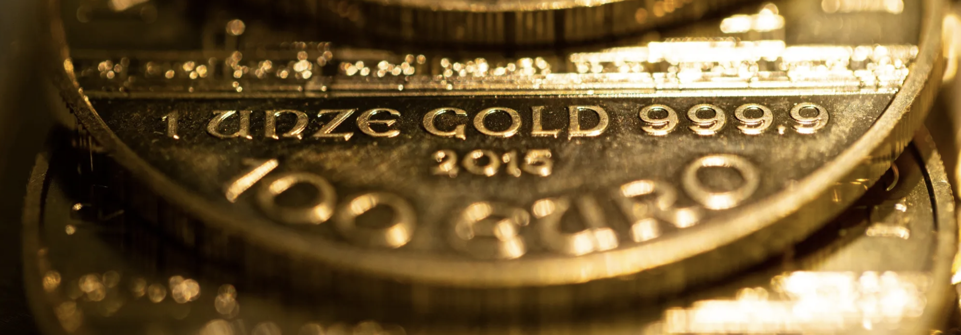 Giá vàng lao dốc sau khi có tin đàm phán Mỹ -  Trung, quỹ SPDR Gold Trust tiếp tục xả hàng