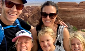 Gretchen Salyer cùng chồng và 3 con gái