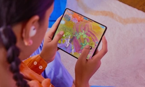 Samsung Galaxy Z Fold 4, ảnh: CNBC.