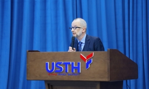 GS Jean-Marc Lavest, Hiệu trưởng chính Trường Đại học Khoa học và Công nghệ Hà Nội (USTH),