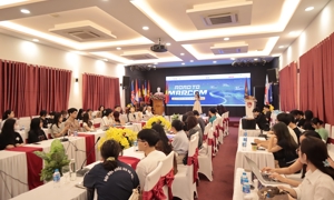 Các bạn sinh viên đã được gặp gỡ và trao đổi với các chuyên gia marketing thông qua Talkshow “Hành trình Marketer chuyên nghiệp”