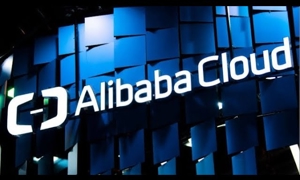 Giám đốc điều hành của Alibaba, Eddie Yongming Wu, đã coi dịch vụ đám mây là trọng tâm chính trong hoạt động kinh doanh của công ty