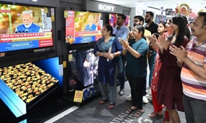  Thủ tướng Ấn Độ Narendra Modi cho biết quốc gia này đặt mục tiêu tăng trưởng ngành công nghiệp điện tử lên 500 tỷ USD vào cuối thập kỷ này