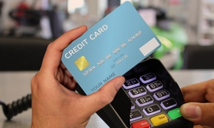 AI cũng giúp phát hiện các giao dịch có khả năng gây ra vấn đề, với nhiều trường hợp có thể dẫn đến báo động giả. Ảnh minh họa