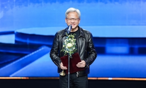 Ông Jen-Hsun Huang, CEO Nvidia, cùng với 4 nhà khoa học, đã được trao Giải thưởng Chính VinFuture 2024, vì những đóng góp đột phá để thúc đẩy sự tiến bộ của học sâu.