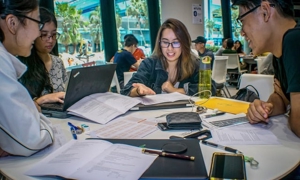 Khi mở rộng sang thị trường Nhật Bản, các startup Việt cần chú trọng thích nghi với ngôn ngữ và phong cách làm việc của Nhật. Ảnh minh họa