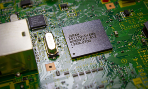 Nhiều vật liệu, hóa chất và thiết bị thử nghiệm có độ tinh khiết cao được sử dụng trong sản xuất chip được sản xuất tại Nhật Bản. Ảnh: Stock Adobe