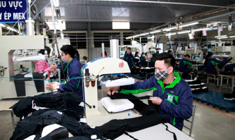 Kiến nghị tăng mức lương tối thiểu vùng từ tháng 7/2025 để đảm bảo đời sống cho công nhân lao động 