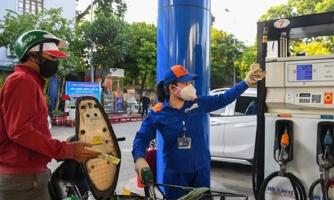 Giá xăng dầu đồng loạt tăng mạnh
