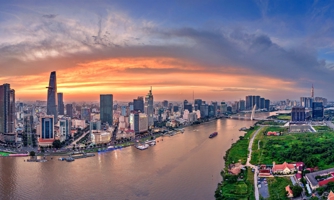 Tăng trưởng GRDP TP.HCM (mới) ước đạt 7,4% trong 6 tháng đầu năm 2025