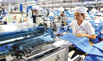 Khuyến nghị điều chỉnh lương tối thiểu vùng với mức tăng trung bình 7,2% 