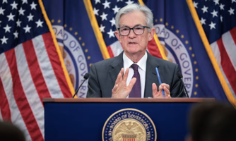 Mặc sức ép từ Tổng thống Trump, Fed “đủng đỉnh” với lãi suất