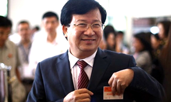 Một năm của các bộ trưởng: 2013 sóng gió của ông Trịnh Đình Dũng