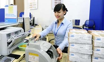Thống đốc: “Giảm lãi suất đã cân nhắc thận trọng”