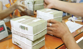 Khách hàng trả lượng lớn, nợ xấu quay đầu giảm