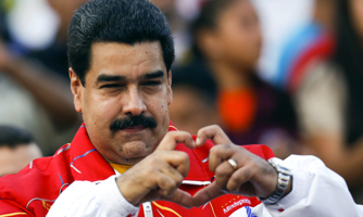 Lạm phát hơn 1.600%, Venezuela tăng lương 50%