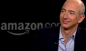 Amazon lớn gấp đôi Walmart về giá trị vốn hóa