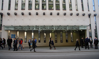 Giá dầu và dấu hỏi lớn sau thỏa thuận mới của OPEC