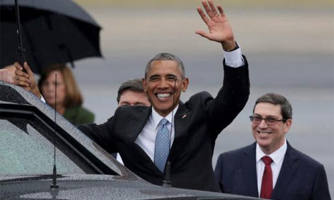 Obama đặt chân đến Cuba: “Que bola, Cuba?”