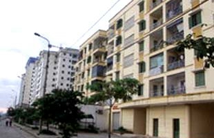 Nhà ở cho người thu nhập thấp: Mua và thuê đều khó