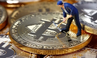 Giá Bitcoin thủng mốc 7.000 USD, giảm một nửa từ đầu năm