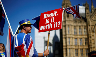 Khủng hoảng Brexit khiến kinh tế Anh tăng yếu nhất một thập kỷ