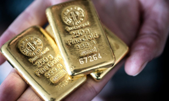 Giá vàng sụt mạnh, USD tự do lại nhảy qua mốc 23.600 đồng