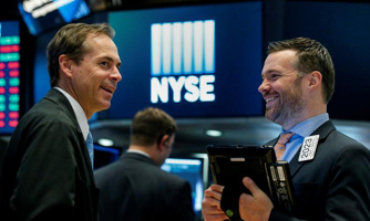 Dow Jones lập kỷ lục mới sau khi gói 1,9 nghìn tỷ USD qua "cửa" Hạ viện