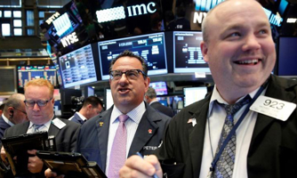 Dow Jones lập kỷ lục phiên thứ 5 liên tiếp