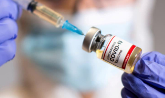 Không chỉ là tiền, vaccine Covid-19 còn là cơ hội truyền thông tuyệt vời cho các hãng dược