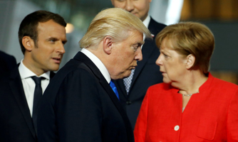 Tổng thống Trump dọa cấm bán xe hơi Đức ở Mỹ