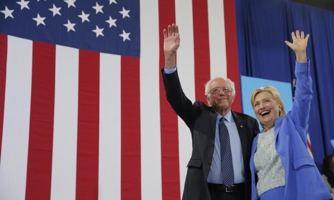 Bầu cử Mỹ: Bernie Sanders “về phe” Hillary Clinton