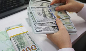 Vào mua cao điểm, thị trường ngoại hối vẫn bình lặng