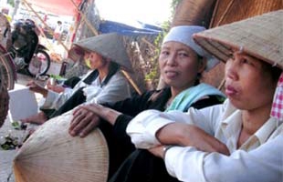 Có “bỏ quên” lao động di cư?