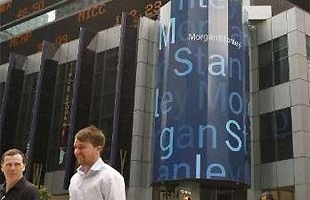 Goldman Sachs và Morgan Stanley đột ngột chuyển đổi mô hình