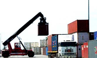 FDI trong bài toán giảm nhập siêu