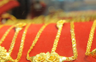 Vàng quay đầu trượt giá