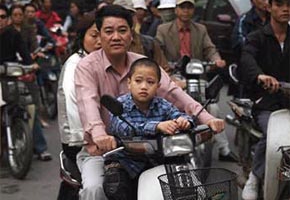 Ô nhiễm môi trường nặng vì xăng “bẩn”