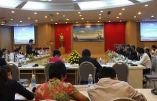Nhà đầu tư “kêu” thủ tục hành chính và nguồn nhân lực