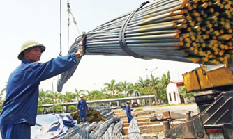 Lạm phát thấp, lo tăng trưởng
