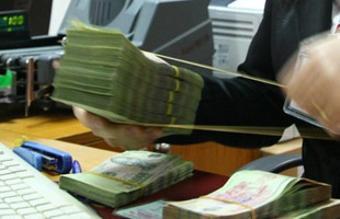 Huy động vốn VND sụt giảm