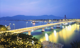 Năng lực cạnh tranh cấp tỉnh: Hà Nội, Tp.HCM giật lùi
