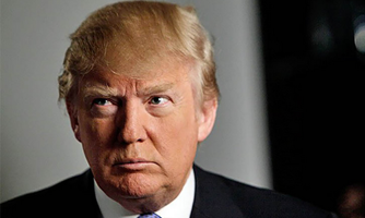 Donald Trump khoe “thành tích” sàm sỡ phụ nữ