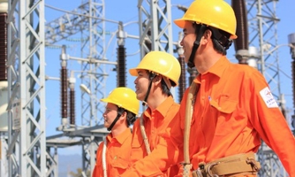 ''Siết” hoạt động tài chính của EVN