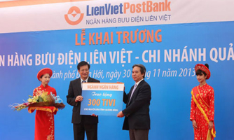 LienVietPostBank chung sức cùng miền Trung