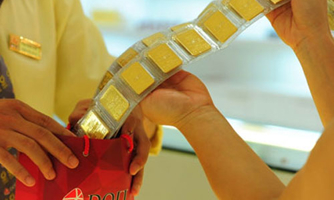 Giá “mềm”, vàng đấu thầu bán gần hết