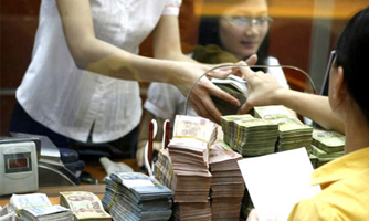 Hạ lãi suất cho vay: Già néo đứt dây?