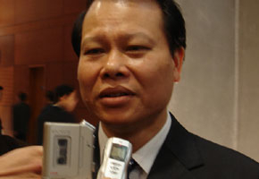 “Cứ giữ giá xăng dầu là không có lợi”